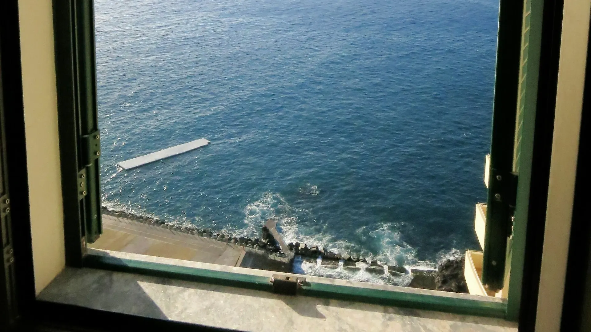 Apartament Finest Rentals - Beachfront Penthouse Funchal