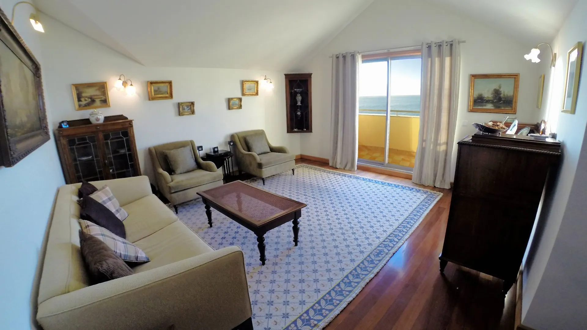 Finest Rentals - Beachfront Penthouse Funchal  0*, Funchal (Madeira)